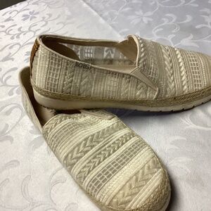 Skechers BOBS women’s size 10 tan light wieight slip ons